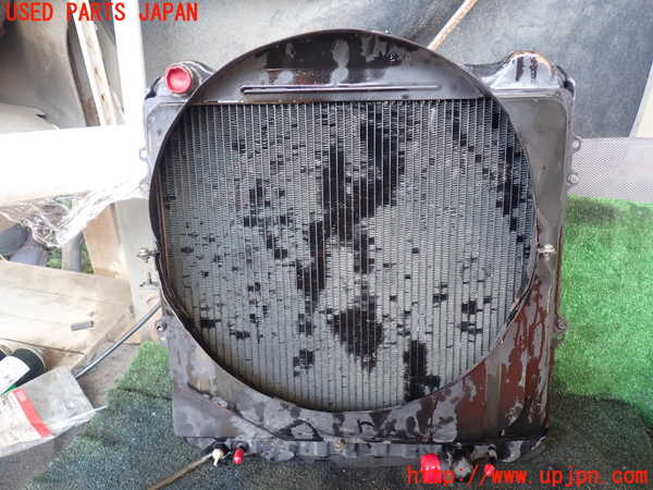 1UPJ-26952321]ハイラックスサーフ N130系 4ドア(LN130G)ラジエーター1 中古_m0003.jpg