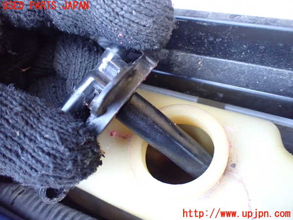 5UPJ-26952410]ハイラックスサーフ N130系 4ドア(LN130G)ラジエータータンク 中古_m0002.jpg
