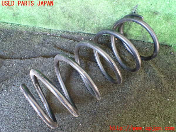5UPJ-26955105]ハイラックスサーフ N130系 4ドア(LN130G)左リアスプリング 中古_m0001.jpg