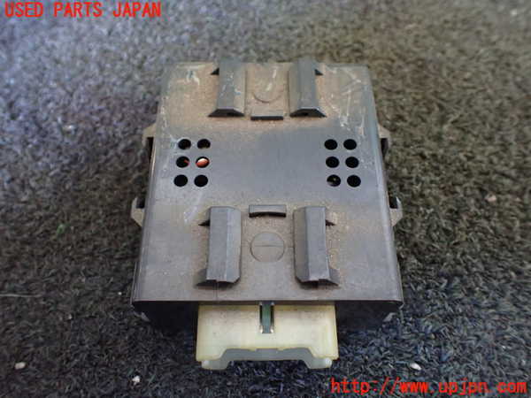 5UPJ-26956147]ハイラックスサーフ N130系 4ドア(LN130G)コンピューター2 ブレーキ ウォーニング リレー 中古_m0003.jpg