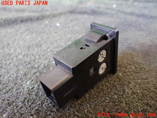 5UPJ-26956300]ハイラックスサーフ N130系 4ドア(LN130G)デフォッガースイッチ 中古_m0002.jpg
