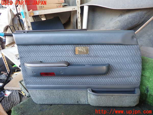 5UPJ-26951264]ハイラックスサーフ N130系 4ドア(LN130G)左前ドア内張り 中古_m0001.jpg