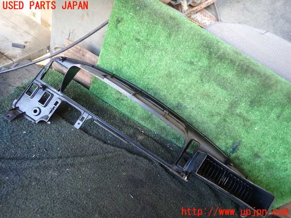 5UPJ-26957510]ハイラックスサーフ N130系 4ドア(LN130G)メーターフード 中古_m0002.jpg