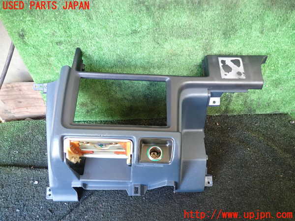 5UPJ-26957691]ハイラックスサーフ N130系 4ドア(LN130G)内装トリム類1 中古_m0001.jpg