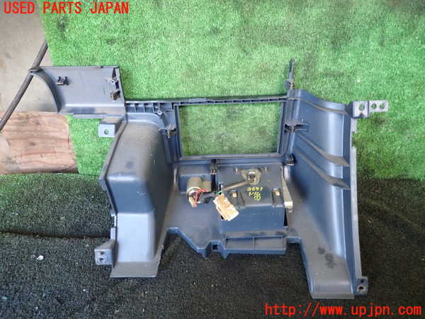 5UPJ-26957691]ハイラックスサーフ N130系 4ドア(LN130G)内装トリム類1 中古_m0004.jpg