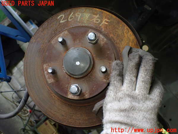 5UPJ-26974290]ステージア(WGC34)右フロントナックルハブ 中古_m0001.jpg