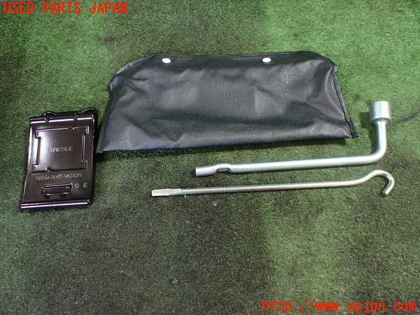 5UPJ-26977805]ステージア(WGC34)車載工具 中古_m0001.jpg