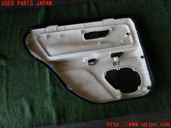 1UPJ-26971294]ステージア(WGC34)右後ドア内張り 中古_m0004.jpg