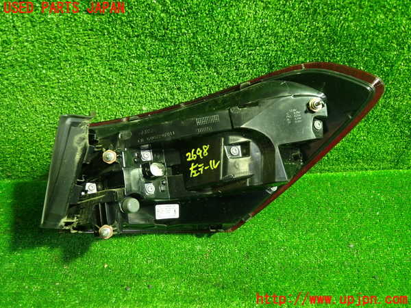 5UPJ-26981536]ベンツ A200 d セダン(177112)左テールランプ 中古_m0003.jpg