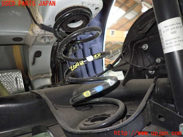 5UPJ-26985100]ベンツ A200 d セダン(177112)右リアスプリング 中古_m0001.jpg