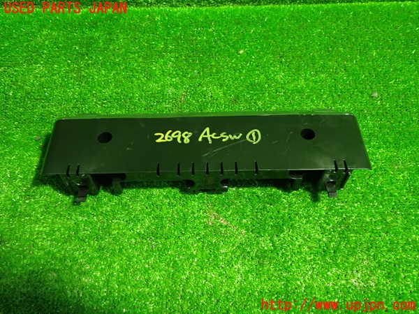 1UPJ-26986066]ベンツ A200 d セダン(177112)エアコンスイッチ1 中古_m0003.jpg