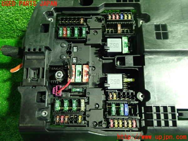 1UPJ-26986741]ベンツ A200 d セダン(177112)ヒューズボックス1 中古_m0002.jpg