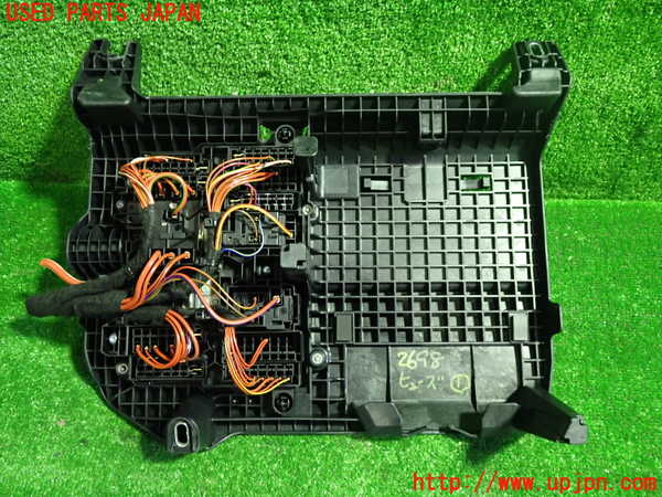 1UPJ-26986741]ベンツ A200 d セダン(177112)ヒューズボックス1 中古_m0003.jpg