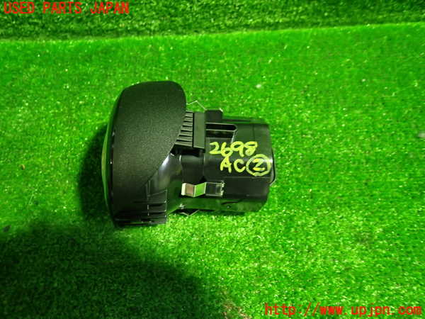 1UPJ-26987527]ベンツ A200 d セダン(177112)エアコン吹き出し口2 (左) 中古_m0004.jpg
