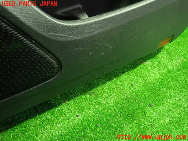 1UPJ-26981234]ベンツ A200 d セダン(177112)右前ドア内張り 中古_m0002.jpg