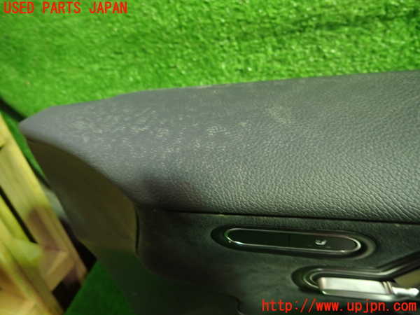 1UPJ-26981234]ベンツ A200 d セダン(177112)右前ドア内張り 中古_m0003.jpg