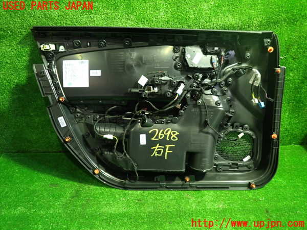 1UPJ-26981234]ベンツ A200 d セダン(177112)右前ドア内張り 中古_m0005.jpg