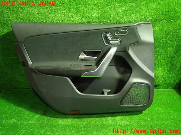 5UPJ-26981264]ベンツ A200 d セダン(177112)左前ドア内張り 中古_m0001.jpg