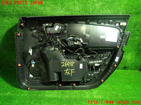 5UPJ-26981264]ベンツ A200 d セダン(177112)左前ドア内張り 中古_m0004.jpg