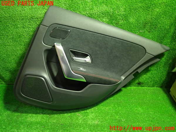 1UPJ-26981294]ベンツ A200 d セダン(177112)右後ドア内張り 中古_m0001.jpg