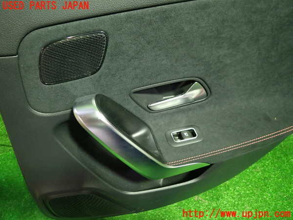 1UPJ-26981294]ベンツ A200 d セダン(177112)右後ドア内張り 中古_m0003.jpg