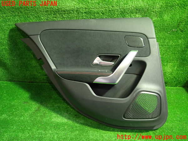 1UPJ-26981324]ベンツ A200 d セダン(177112)左後ドア内張り 中古_m0001.jpg