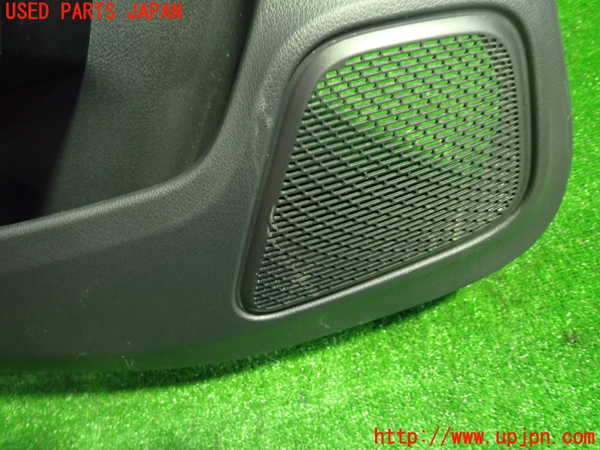 1UPJ-26981324]ベンツ A200 d セダン(177112)左後ドア内張り 中古_m0002.jpg