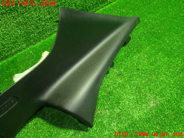 1UPJ-26987675]ベンツ A200 d セダン(177112)右リアピラートリム 中古_m0002.jpg