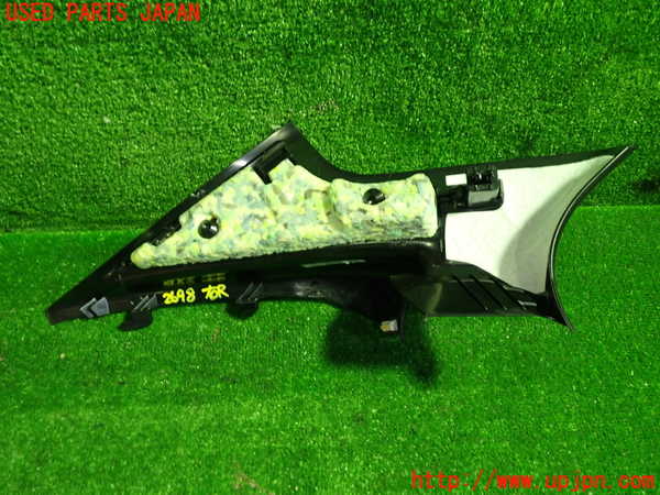 1UPJ-26987675]ベンツ A200 d セダン(177112)右リアピラートリム 中古_m0003.jpg