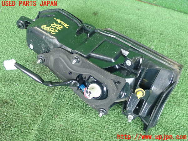 2UPJ-26991550]レクサス・NX200t(AGZ15)右リアフィニッシャー 中古_m0002.jpg