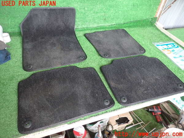 2UPJ-27007800]ボルボ・V90(PB420TMA)フロアマット 中古_m0001.jpg