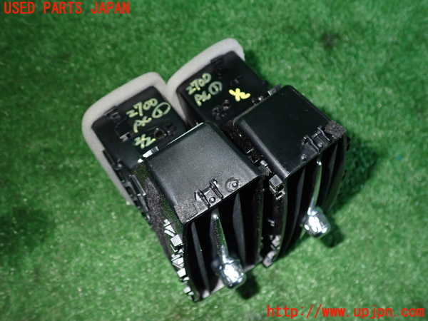 2UPJ-27007526]ボルボ・V90(PB420TMA)エアコン吹き出し口1 (真中) 中古_m0002.jpg