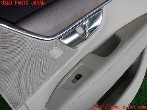 2UPJ-27001294]ボルボ・V90(PB420TMA)右後ドア内張り 中古_m0002.jpg