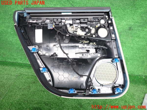 2UPJ-27001294]ボルボ・V90(PB420TMA)右後ドア内張り 中古_m0003.jpg