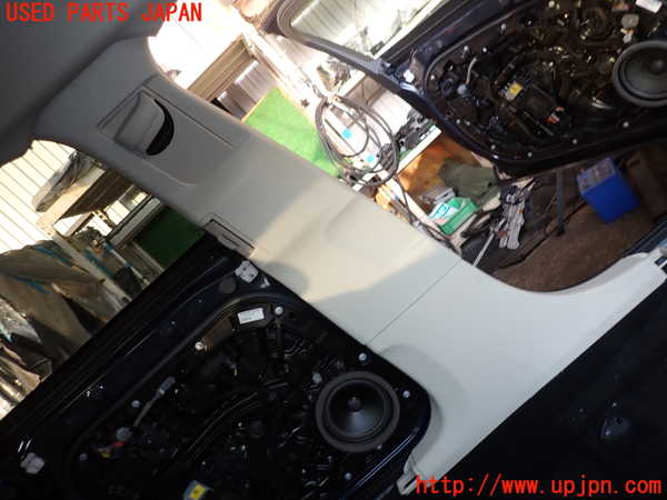 2UPJ-27007670]ボルボ・V90(PB420TMA)左センターピラートリム 中古_m0001.jpg