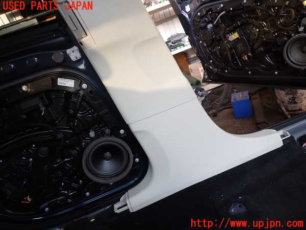 2UPJ-27007670]ボルボ・V90(PB420TMA)左センターピラートリム 中古_m0003.jpg