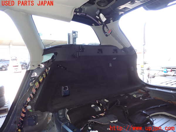 2UPJ-27007675]ボルボ・V90(PB420TMA)右リアピラートリム 中古_m0001.jpg