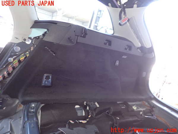 2UPJ-27007675]ボルボ・V90(PB420TMA)右リアピラートリム 中古_m0003.jpg