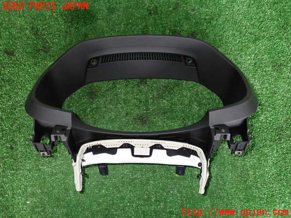 2UPJ-27007510]ボルボ・V90(PB420TMA)メーターフード 中古_m0001.jpg