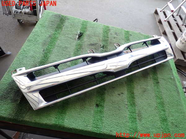 2UPJ-27011050]ハイエースバン200系(KDH206V)ラジエターグリル 中古_m0001.jpg