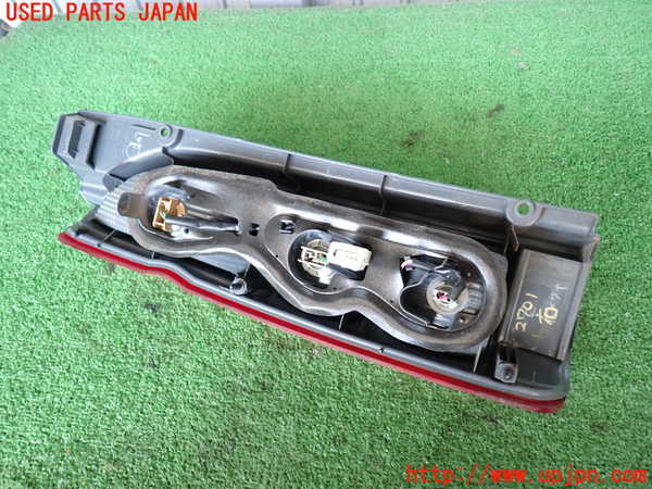 2UPJ-27011530]ハイエースバン200系(KDH206V)右テールランプ 中古_m0004.jpg
