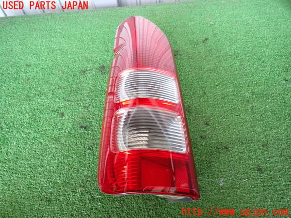2UPJ-27011536]ハイエースバン200系(KDH206V)左テールランプ 中古_m0001.jpg