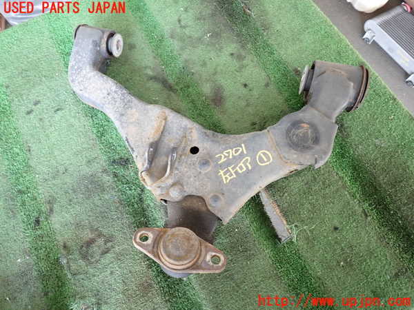 2UPJ-27015186]ハイエースバン200系(KDH206V)左フロントロアアーム1 中古_m0001.jpg