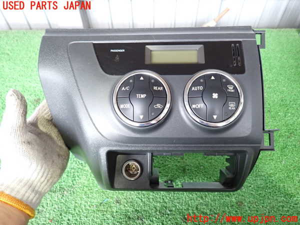 2UPJ-27016066]ハイエースバン200系(KDH206V)エアコンスイッチ1 中古_m0001.jpg