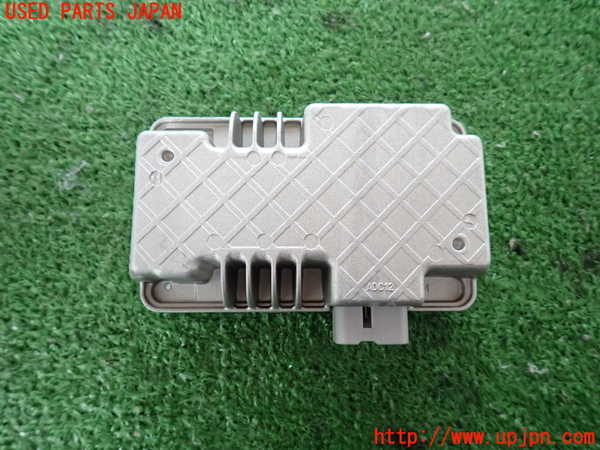 2UPJ-27016525]ハイエースバン200系(KDH206V)アンプ 中古_m0003.jpg