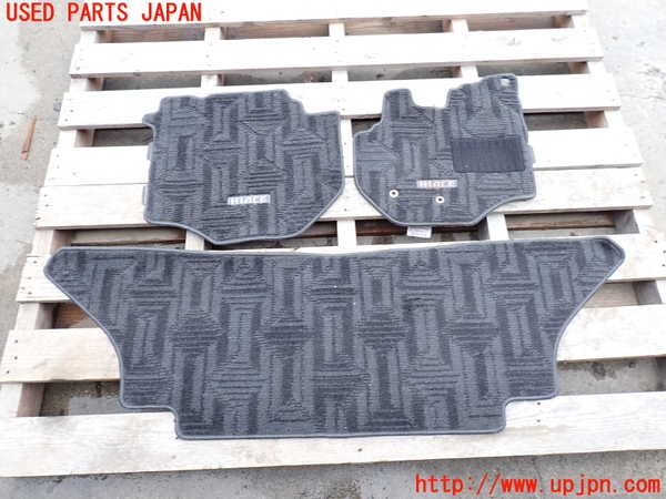 2UPJ-27017800]ハイエースバン200系(KDH206V)フロアマット 中古_m0001.jpg