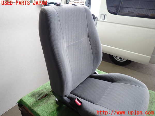 5UPJ-27017065]ハイエースバン200系(KDH206V)助手席シート 中古_m0003.jpg