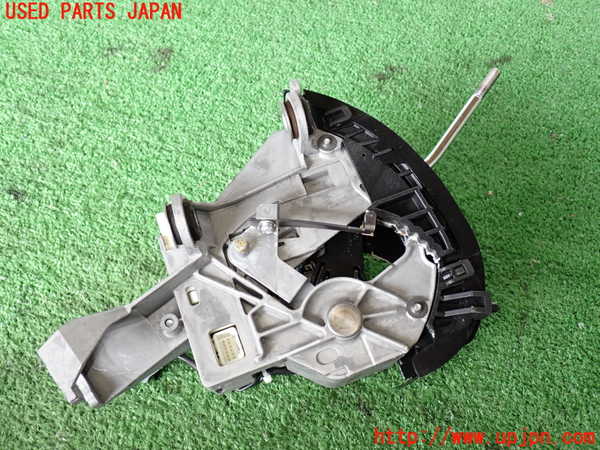 2UPJ-27017555]ハイエースバン200系(KDH206V)ATシフトレバー 中古_m0002.jpg