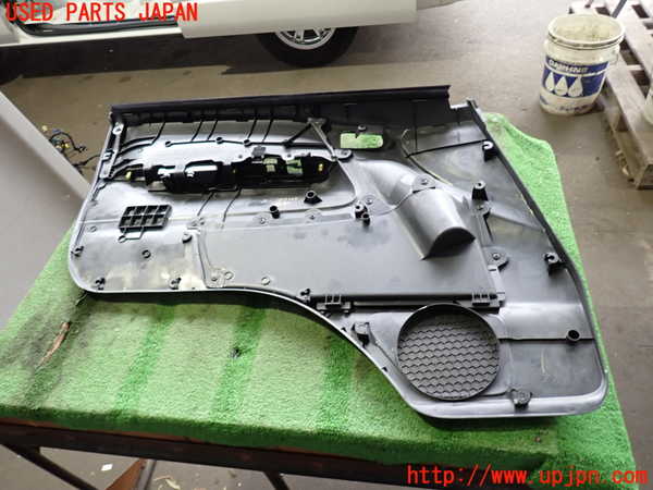 2UPJ-27011234]ハイエースバン200系(KDH206V)右前ドア内張り 中古_m0005.jpg