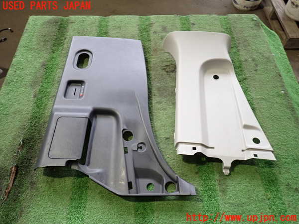 2UPJ-27017670]ハイエースバン200系(KDH206V)左センターピラートリム 中古_m0001.jpg